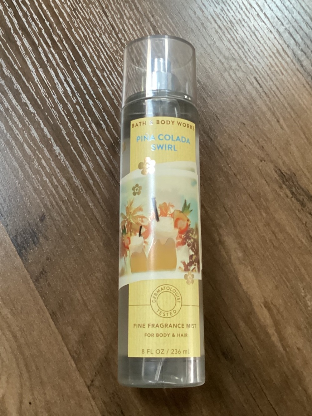 Bath & Body Works Piña Colada Swirl body and hair mist 236 ml New